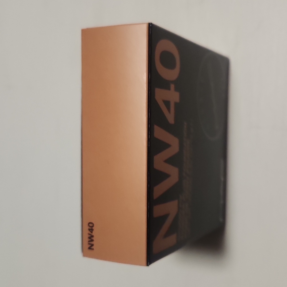 MAC NW40 Studio Fix Powder Plus Foundation - Picture 10 of 11